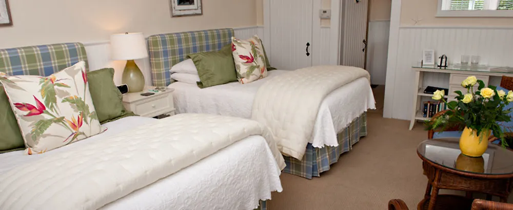 Bed & Breakfast A Little On Pleasant Bay 4*