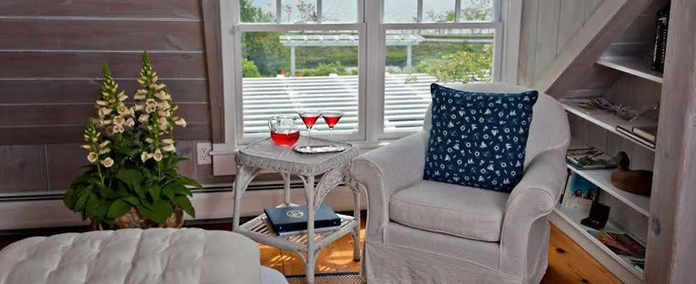 Bed & Breakfast A Little On Pleasant Bay South Orleans