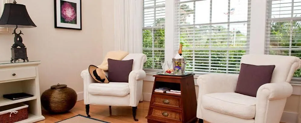 A Little On Pleasant Bay Bed & Breakfast South Orleans
