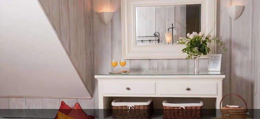 A Little On Pleasant Bay Bed & Breakfast South Orleans