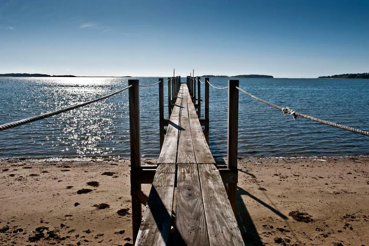 A Little On Pleasant Bay Bed & Breakfast 4*