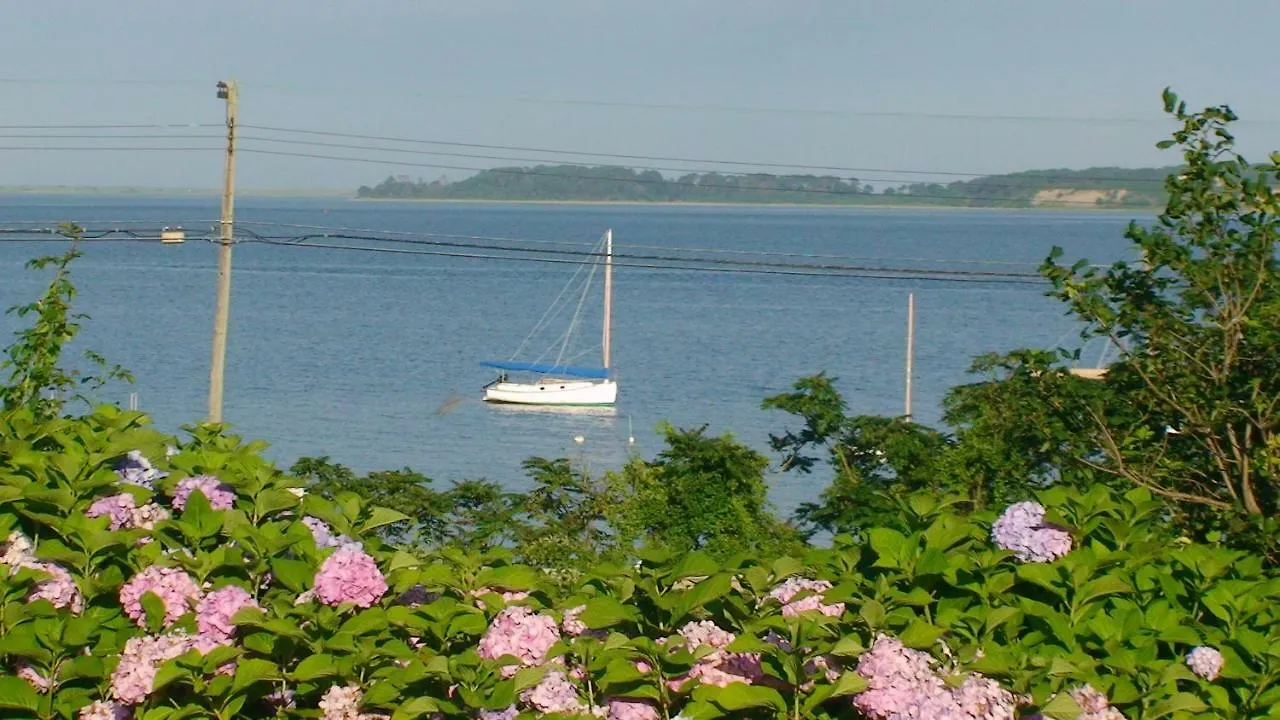 Bed & Breakfast A Little On Pleasant Bay 4*