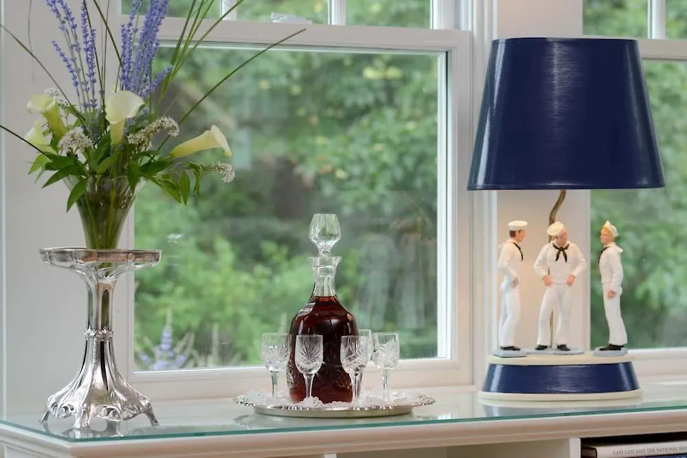 A Little On Pleasant Bay Bed & Breakfast 4*