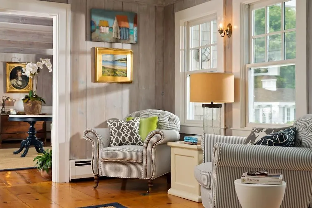 A Little On Pleasant Bay Bed & Breakfast 4*