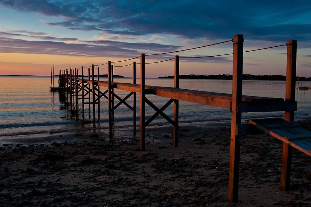 A Little On Pleasant Bay Bed & Breakfast 4*