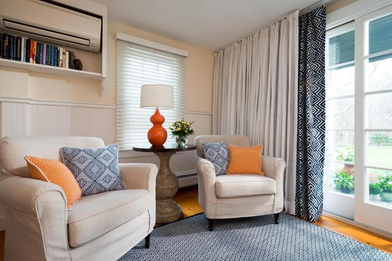 A Little On Pleasant Bay Bed & Breakfast South Orleans